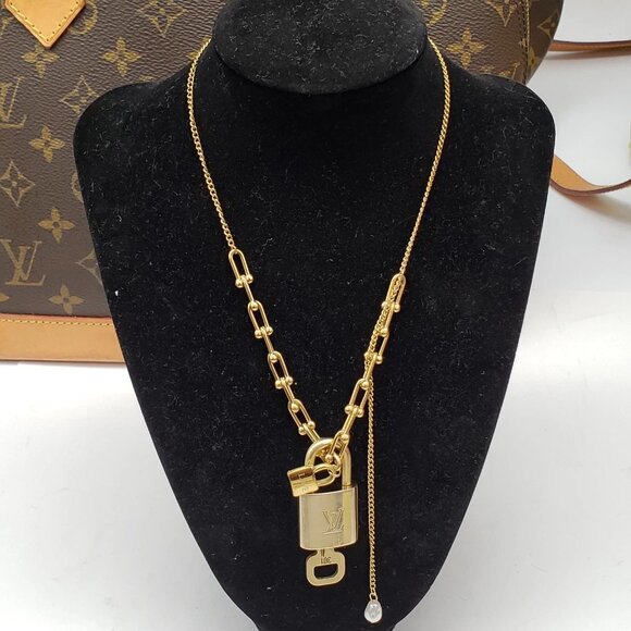 Authentic Louis Vuitton Lock & Key w/ Unbranded Gold Plated Gold Chain Necklace - Picture 1 of 10